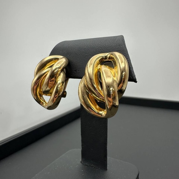 Christian Dior Gold-Tone Interlocking Curb Link Oval Round Clip-On Earrings - Picture 7 of 9